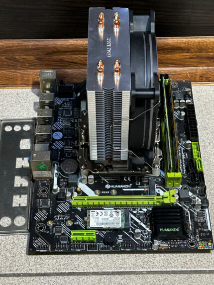 Huananzhi X79 V3.4F + Xeon E5-2620 V2 + RAM DDR3 32GB socket 2011